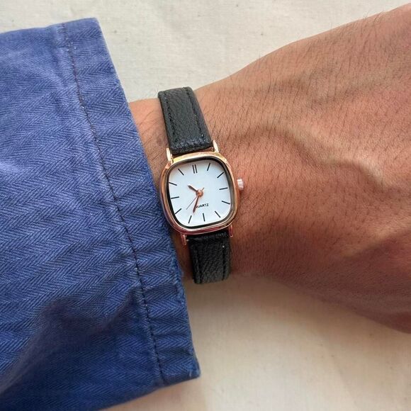 y2k style cute black leather quartz luxury classy watch - Picture 6 of 7